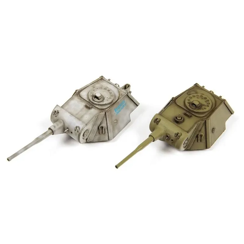 1-35-soviet-light-tank-t-70b