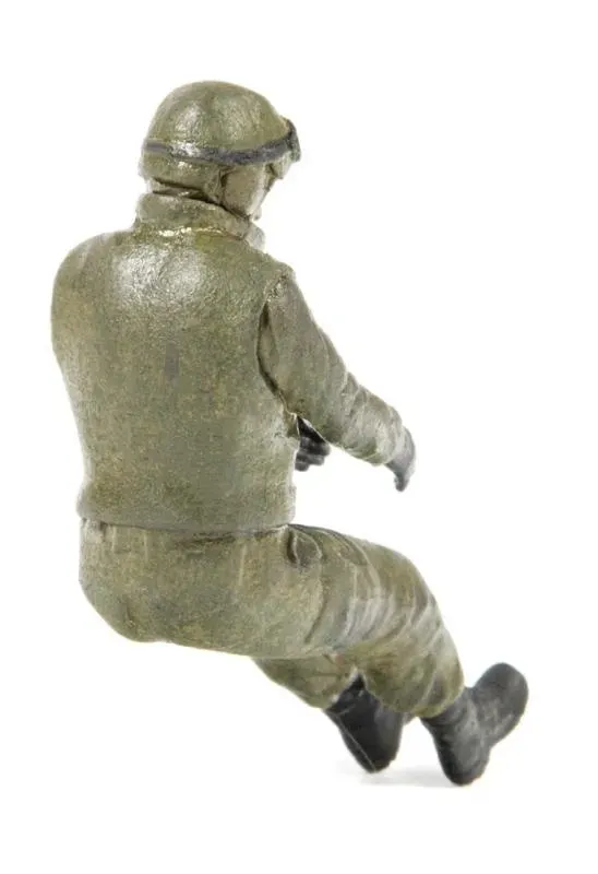 1-35-russian-tank-crew-in-protective-equipment-material-tworzywo-sztuczne