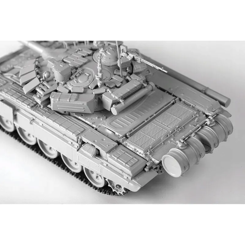 1-72-t-72-b3-main-battle-tank-marka-zvezda