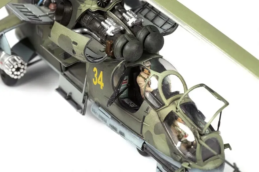 1-72-soviet-attack-helicopter-mi-24p-hind