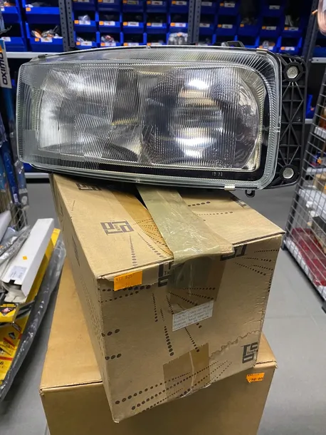 reflektor-rvi-premium-prawy-bez-kierunk-numer-katalogowy-oryginalu-td01-58-001r