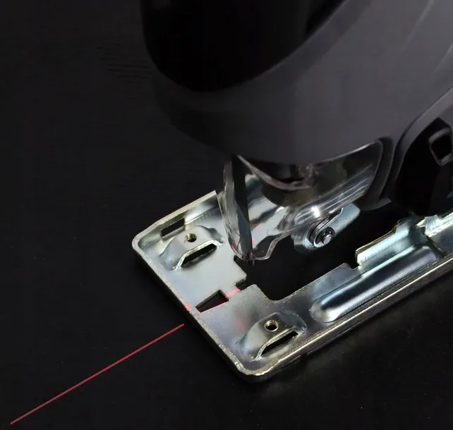 hoozar-wyrzynarka-600w-zasilanie-sieciowe