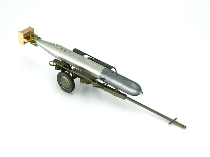 wwii-german-torpedo-trailer-1-48-model-icm48404