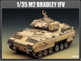 academy-13237-m2-bradley-1-35-marka-academy