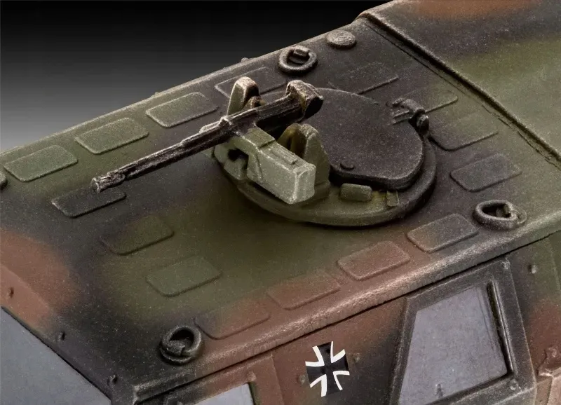 revell-03345-atf-dingo-1-1-72