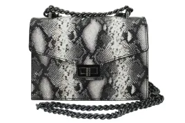 torebka-z-motywem-skory-weza-kopertowka-skorzana-czarna