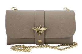 torebka-kopertowka-skorzana-na-lancuszku-wizytowa-bezowa