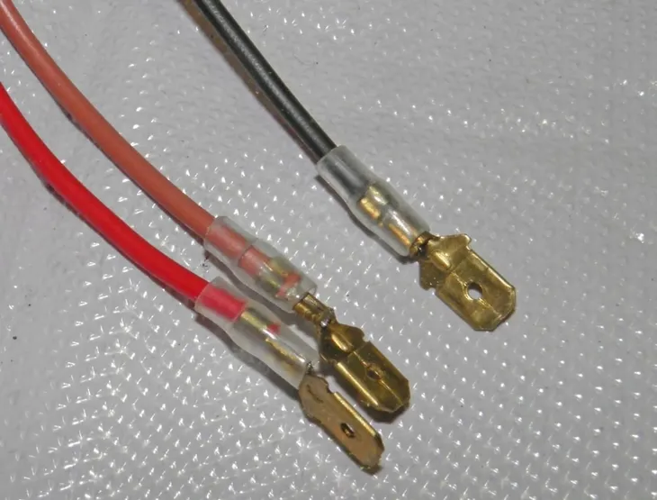 halogen-dalek-okragly-bial-24v-dio-fi220-producent-czesci-tangde