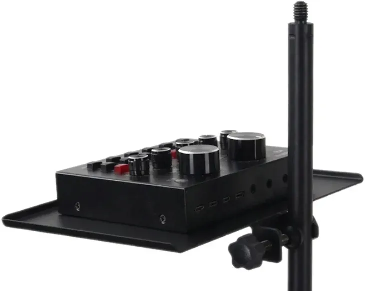 mozos-taca-polka-do-statywu-na-interfejs-audio