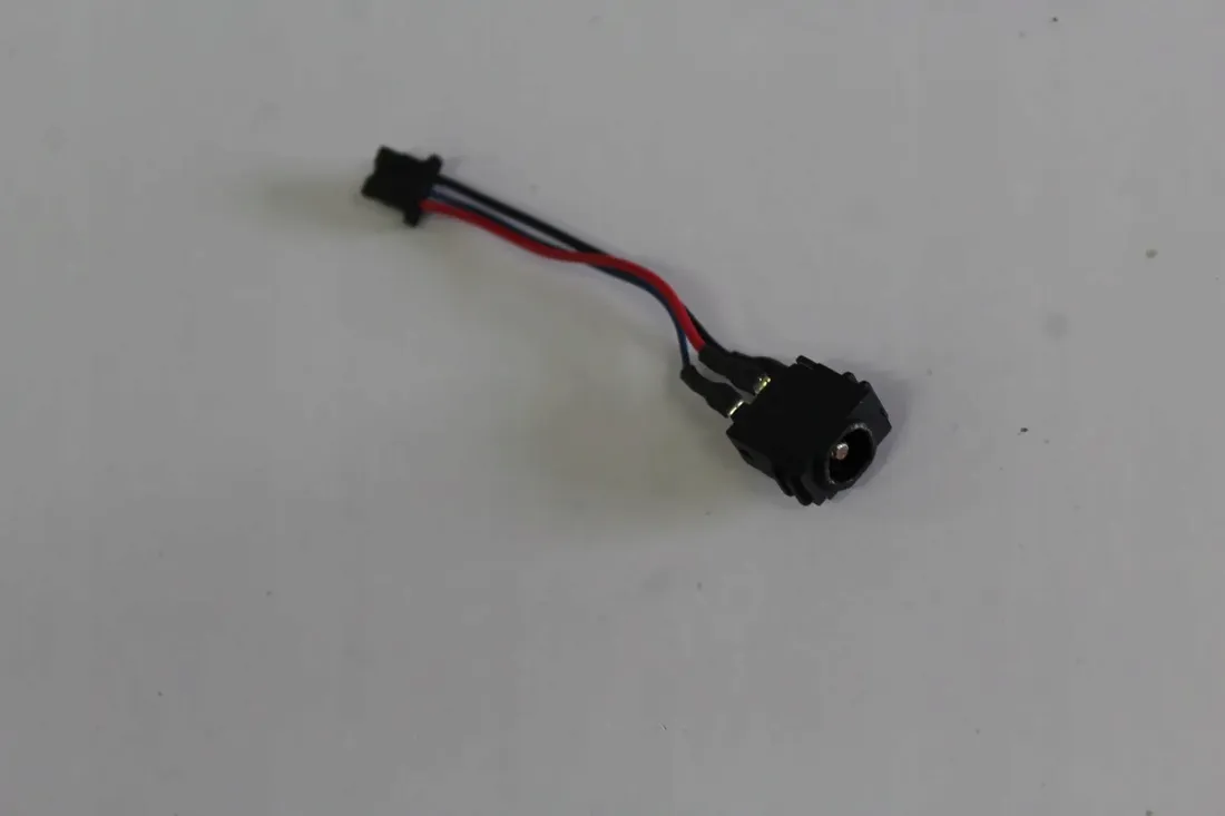gniazdo-zasilania-fujitsu-u727