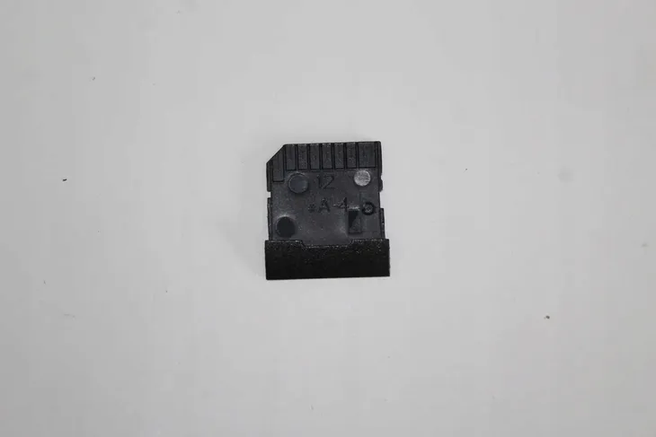 zaslepka-karty-sd-hp-820-g2-do-laptopow-hp-compaq