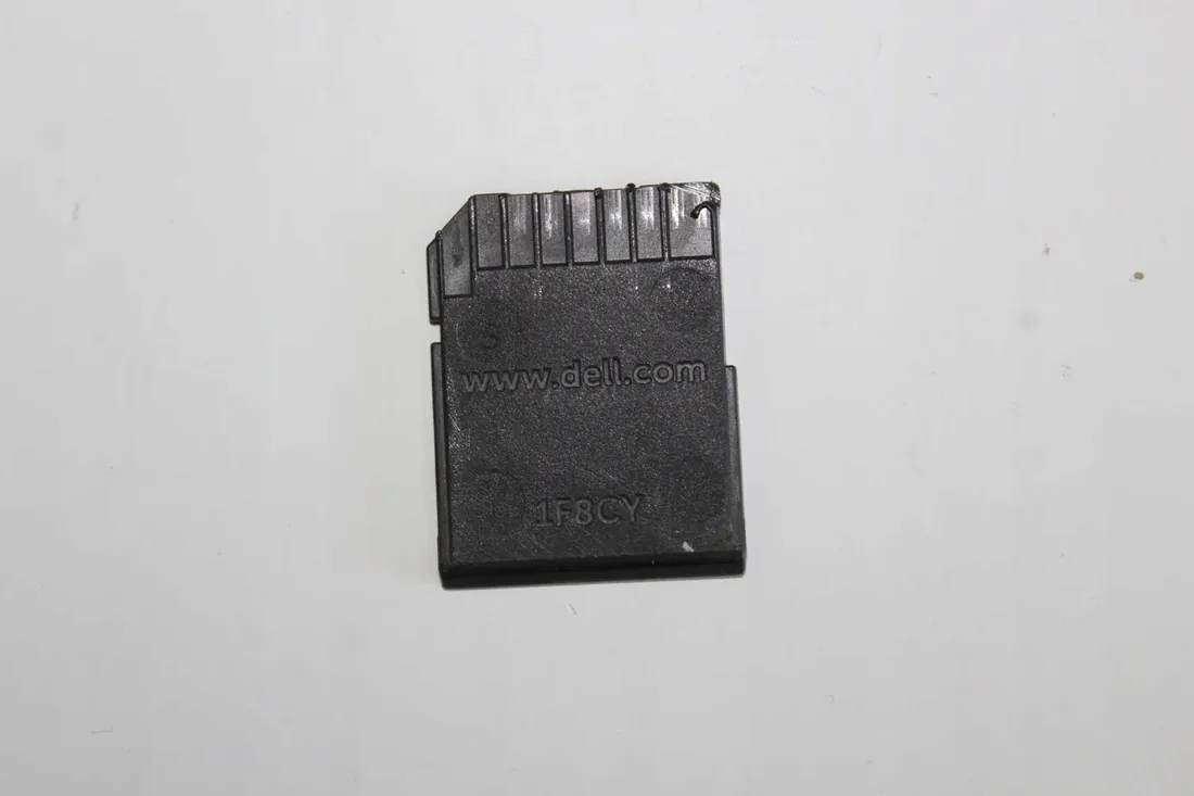 zaslepka-karty-sd-dell-e6330