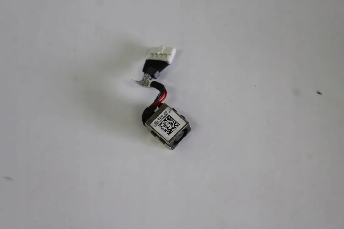 gniazdo-zasilania-dell-e7240