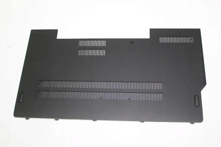 dolna-zaslepka-lenovo-e330