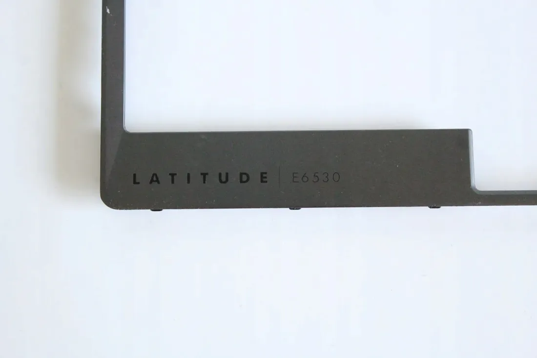ramka-klawiatury-dell-latitude-e6530-stan-uzywany