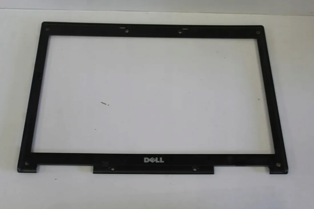 ramka-matrycy-dell-d830