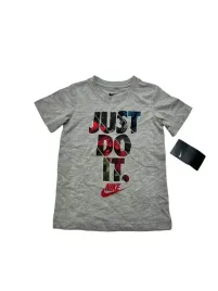 szara-koszulka-dla-chlopca-nike-5-lat