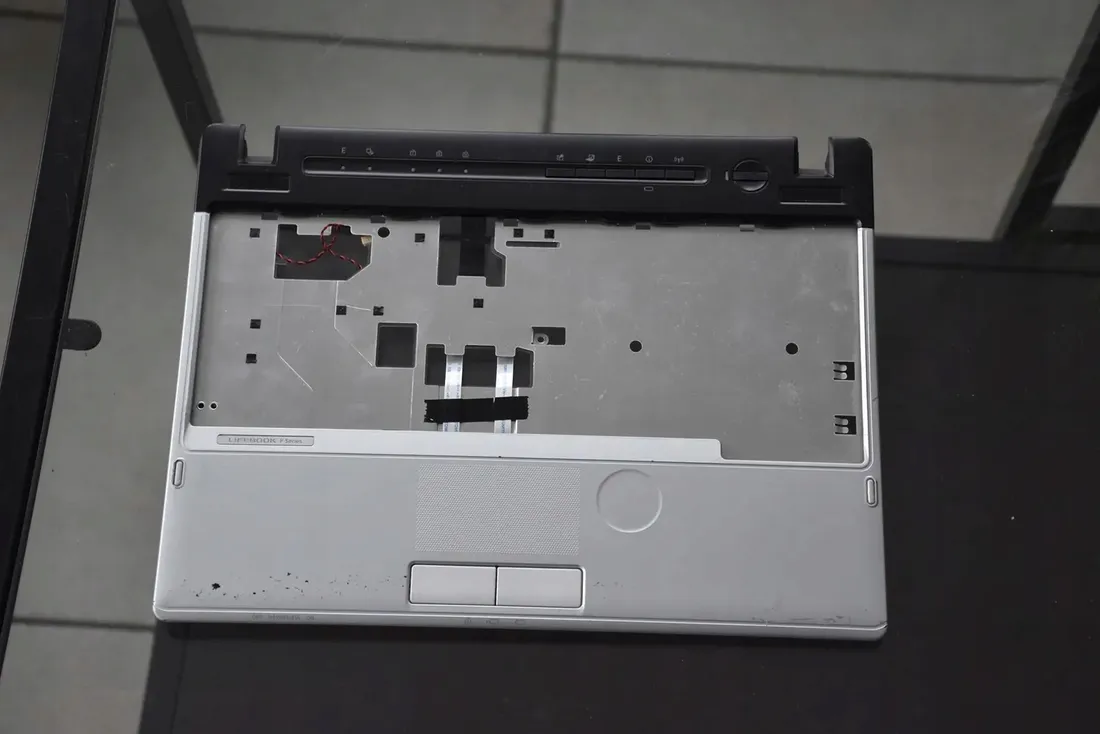 palmrest-touchpad-fujitsu-lifebook-p701
