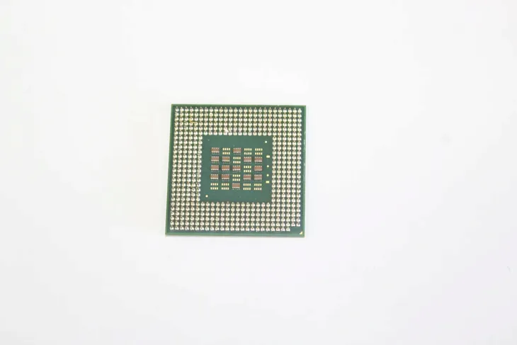 procesor-intel-pentium-4-m-1-4ghz-sl5zh-model-celeron