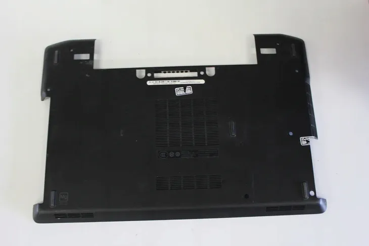 dolna-zaslepka-dell-e6420-do-laptopow-dell