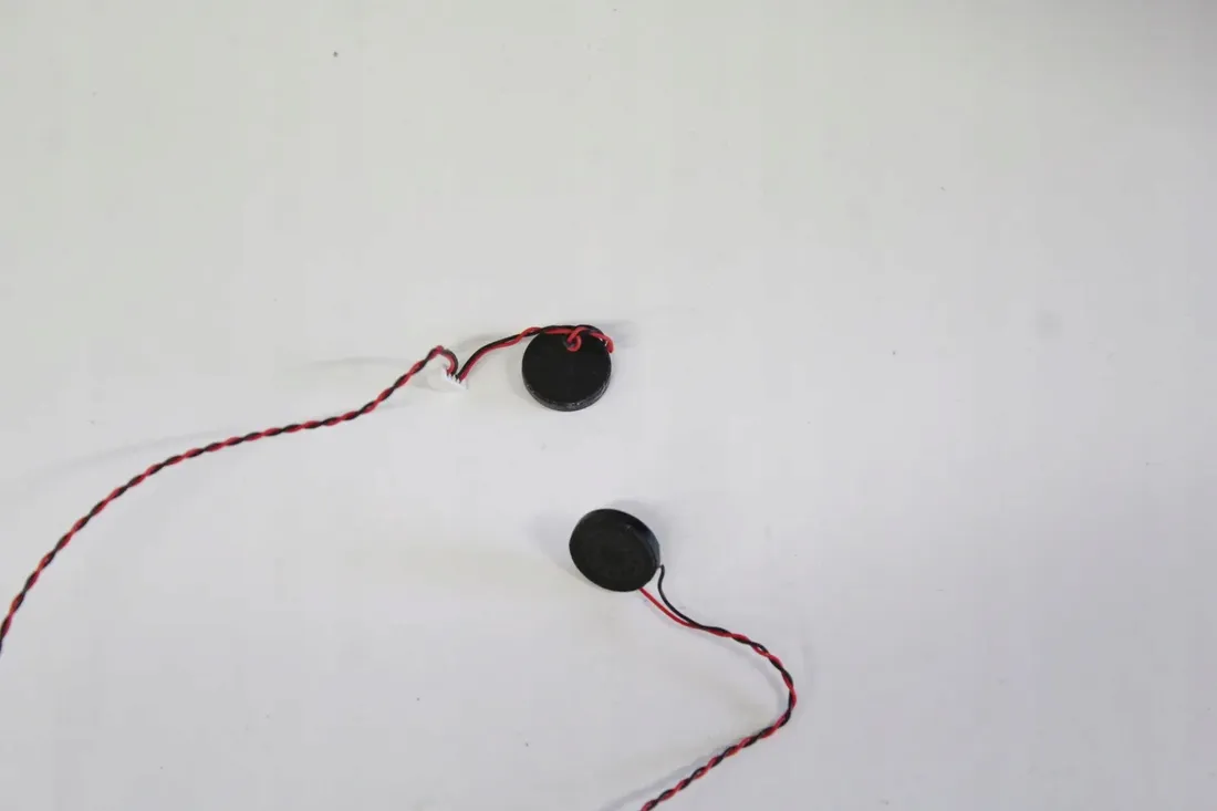 glosniki-fujitsu-u745-u772