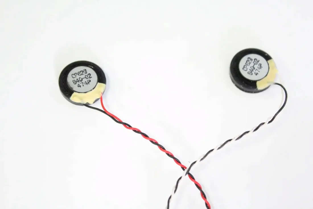 glosniki-fujitsu-lifebook-e734