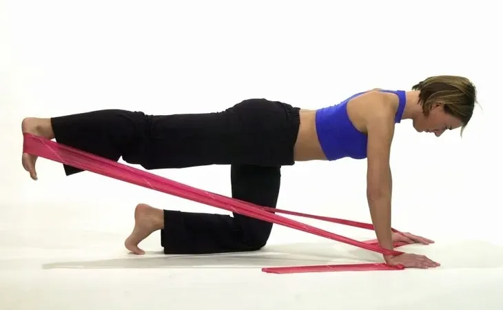 tasma-do-cwiczen-theraband-guma-niebieska-25m-opor-1-3-6-kg