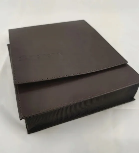 cupra-formentor-leon-ateca-etui-dowod-portfel-stan-nowy-tematyka-samochody-osobowe