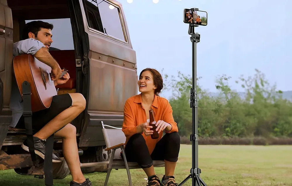 selfie-stick-tripod-statyw-z-pilotem-bluetooth-1-7m-ugreen