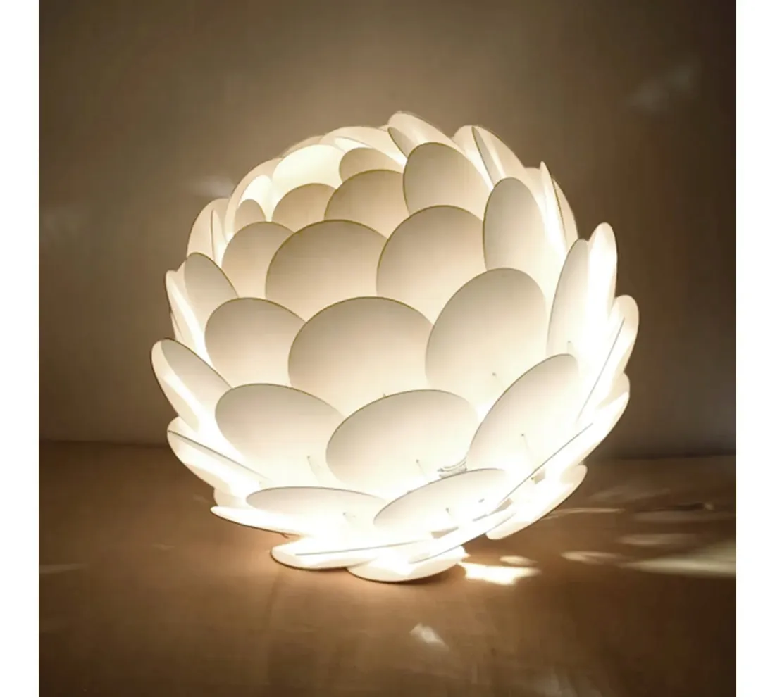 lampa-sufitowa-zyrandol-biala-nowoczesna-glamour-e27-do-pokoju