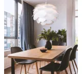 lampa-sufitowa-zyrandol-biala-nowoczesna-glamour-e27-do-pokoju-maksymalna-moc-pojedynczego-zrodla-swiatla-40-w