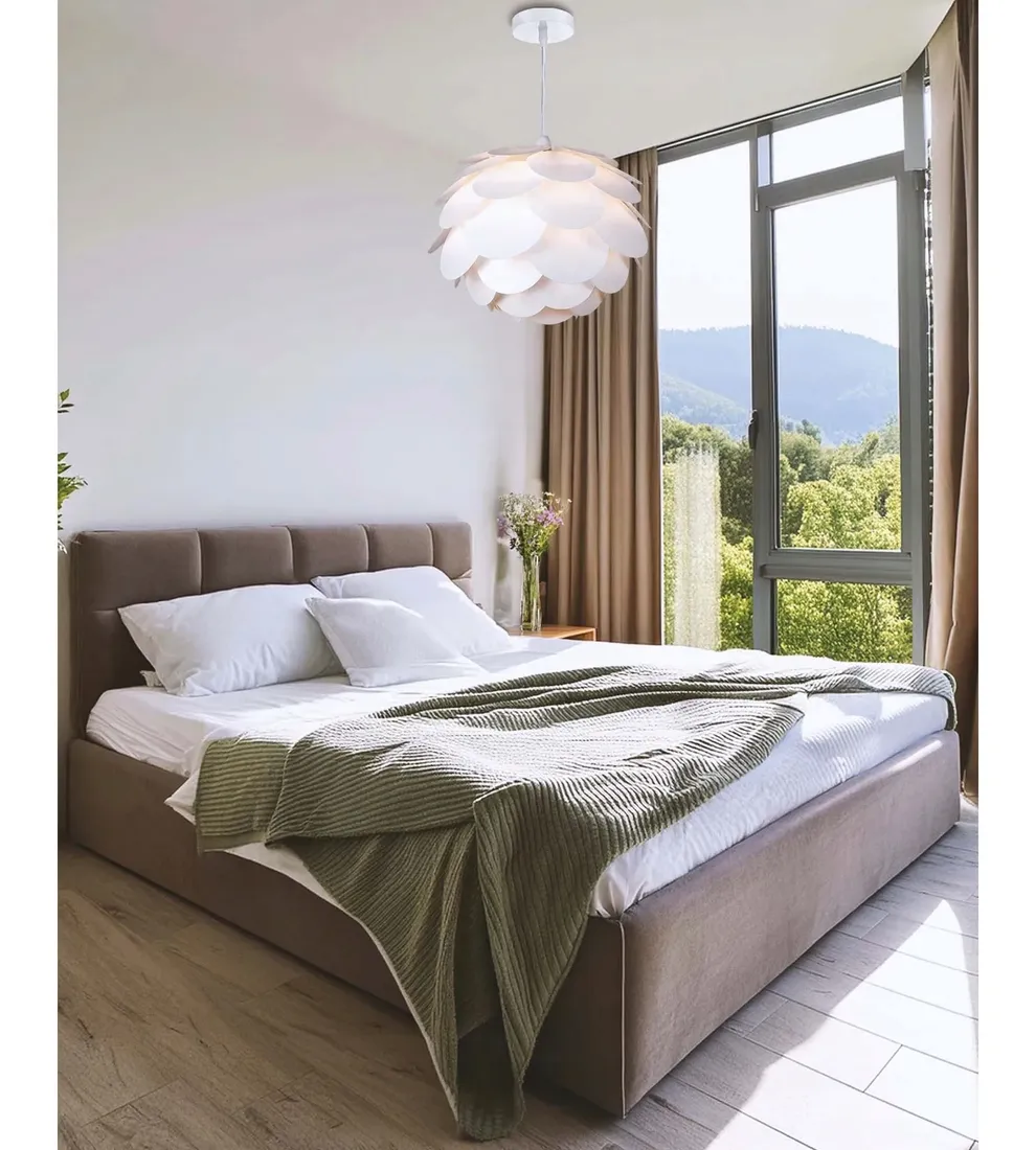 lampa-sufitowa-zyrandol-biala-nowoczesna-glamour-e27-do-pokoju