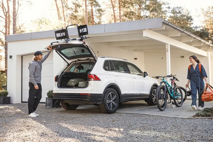 bagaznik-rowerowy-na-klape-thule-mini-cooper-2014-widocznosc-swiatel-po-zaladowaniu-bagaznika-tak