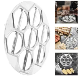 forma-do-pierogow-foremka-do-uszek-metalowa-14szt