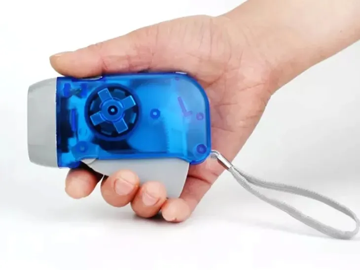 zd42a-dynamo-latarka-kinetyczna-3led-dlugosc-10-cm