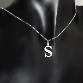 srebrny-lancuszek-z-literka-s