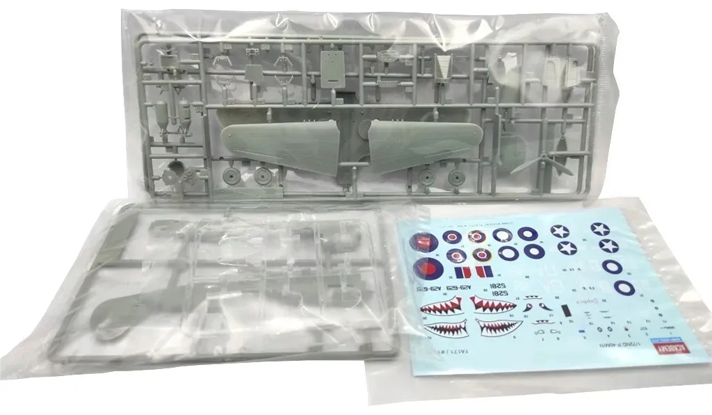 academy-12465-p-40-m-n-warhawk-1-72
