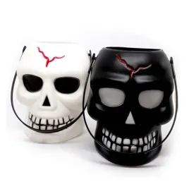 torebka-na-cukierki-wiaderko-plastikowe-dekoracja-czaszka-halloween