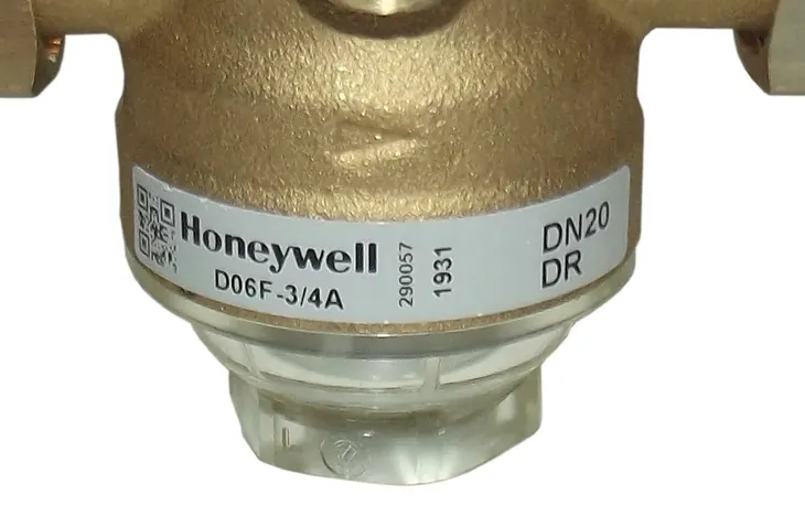 regulator-cisnienia-ze-srubunkami-3-4-cala-cechy-dodatkowe-posiada-atest-do-kontaktu-z-woda-pitna