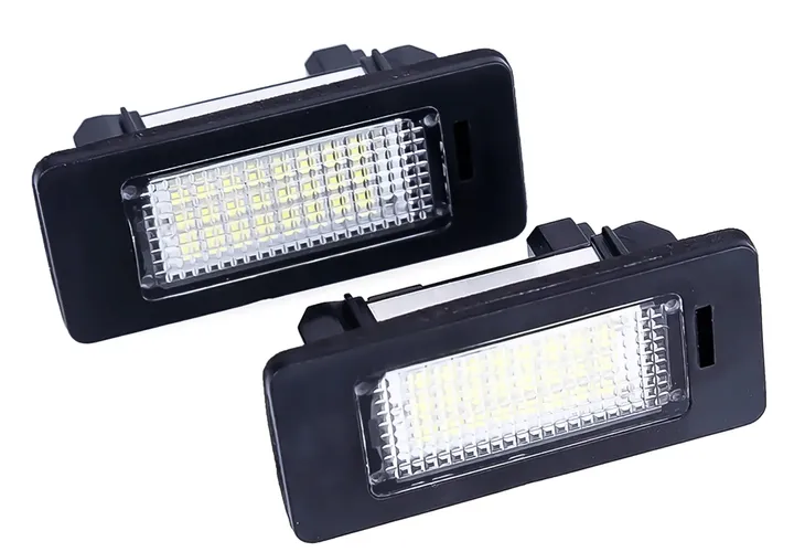 zestaw-2x-lampki-led-oswietlenie-tablicy-bmw-e60-e61-3-e90-e91-e70-e71-e84