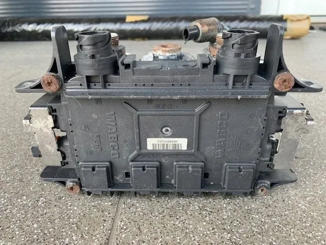 modulator-ebs-iveco-stralis-ad-at-as-stan-nowy-producent-czesci-wabco