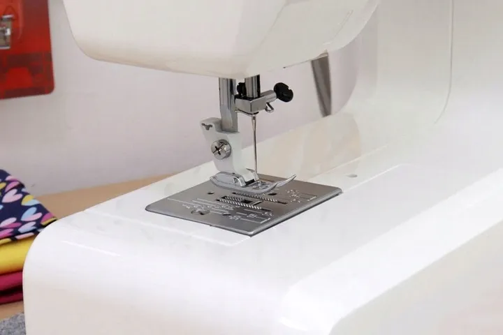 maszyna-do-szycia-janome-juno-e1015-stan-nowy-kod-producenta-565132