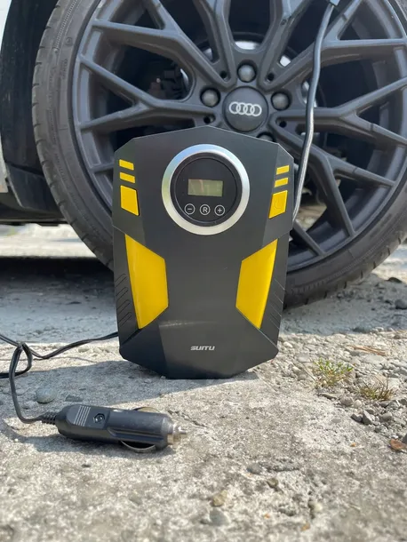 kompresor-samochodowy-pompka-sprezarka-12v-rowerowy-led-lcd-120w-30l-min-marka-zlaro-kod-producenta-kompresor-samochodowy-12v-stan-nowy