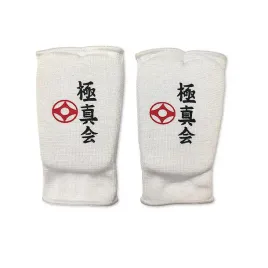 ochraniacze-piesci-kyokushin-biale-s