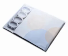 zaslona-prysznicowa-z-haczykami-180x180-pva-biala-w-kropki