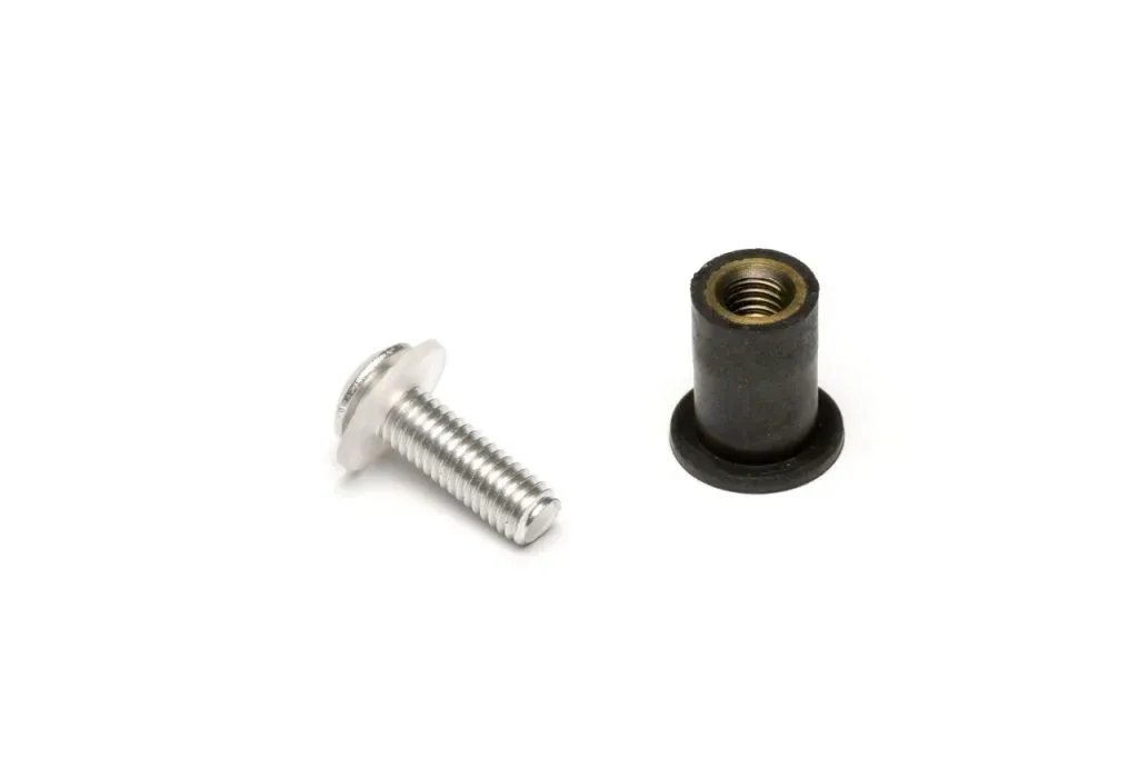sruba-sruby-owiewki-szyby-m5x15-srebrna-motor-stan-nowy