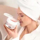 peeling-solno-cukrowy-do-stop-200g-pharm-foot-marka-victoria-vynn