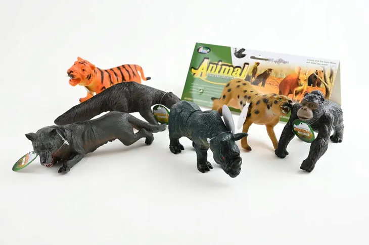 figurka-dzikie-zwierzeta-material-plastik