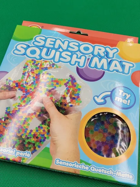 mata-sensoryczna-zelowe-kuleczki-material-plastik