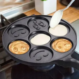 patelnia-do-nalesnikow-jajek-pancakes-sniadan
